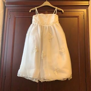 White dress. Kids. Worn once. 10/10 condition.